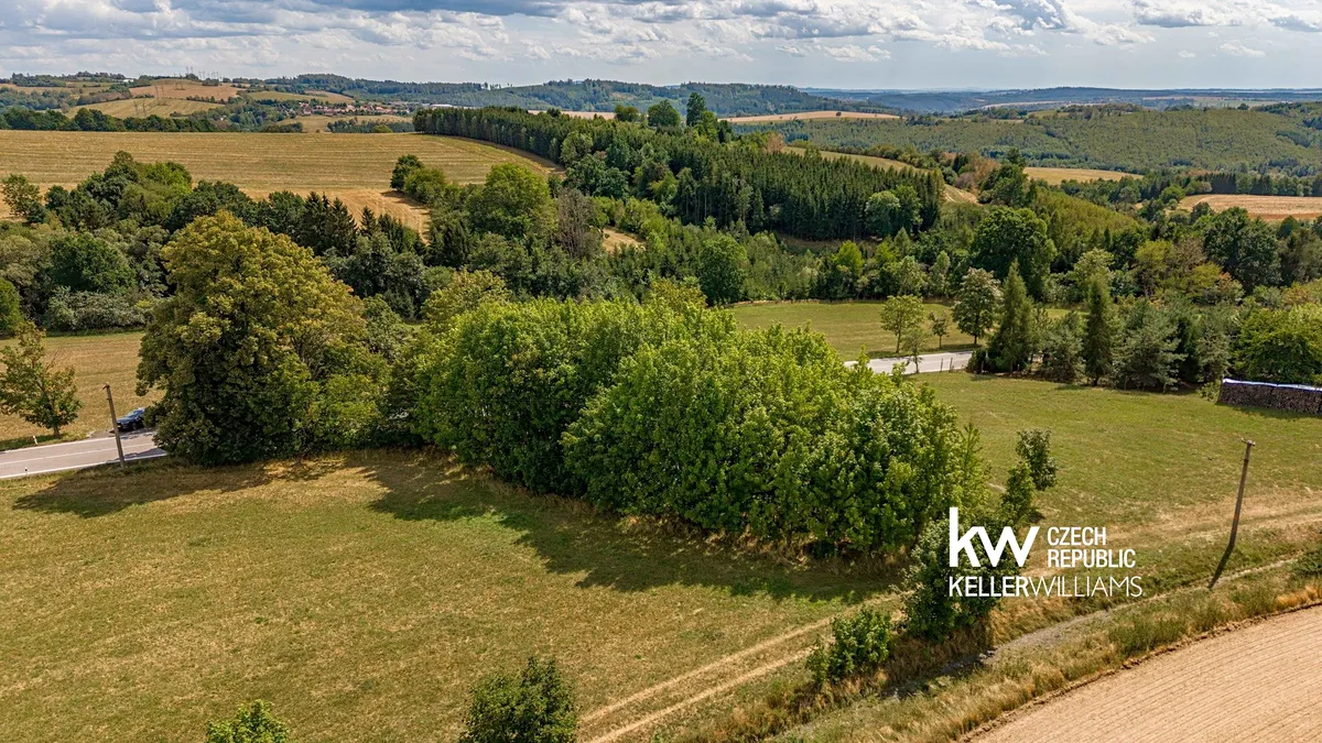Prodej stavebního pozemku 884 m²